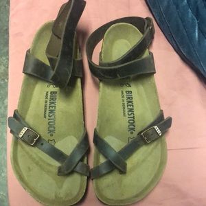 Size 7-7.5 Yara Birkenstock Sandals